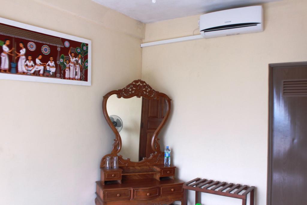 9 A Apartment Kandy Room photo