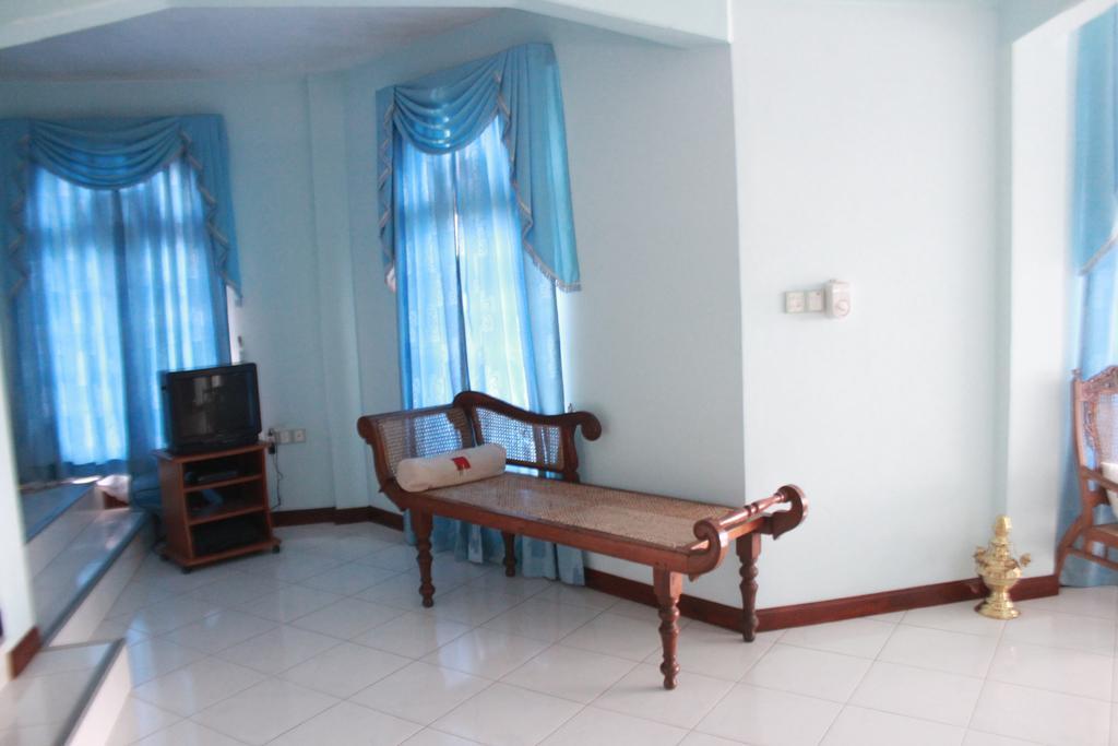 9 A Apartment Kandy Room photo